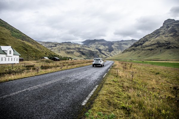 Road trips en France : Les meilleures routes pour les passionnés d'auto et de moto