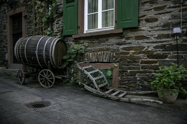 Quels sont les défis potentiels liés à l'achat d'une vieille maison à rénover à Bordeaux ?